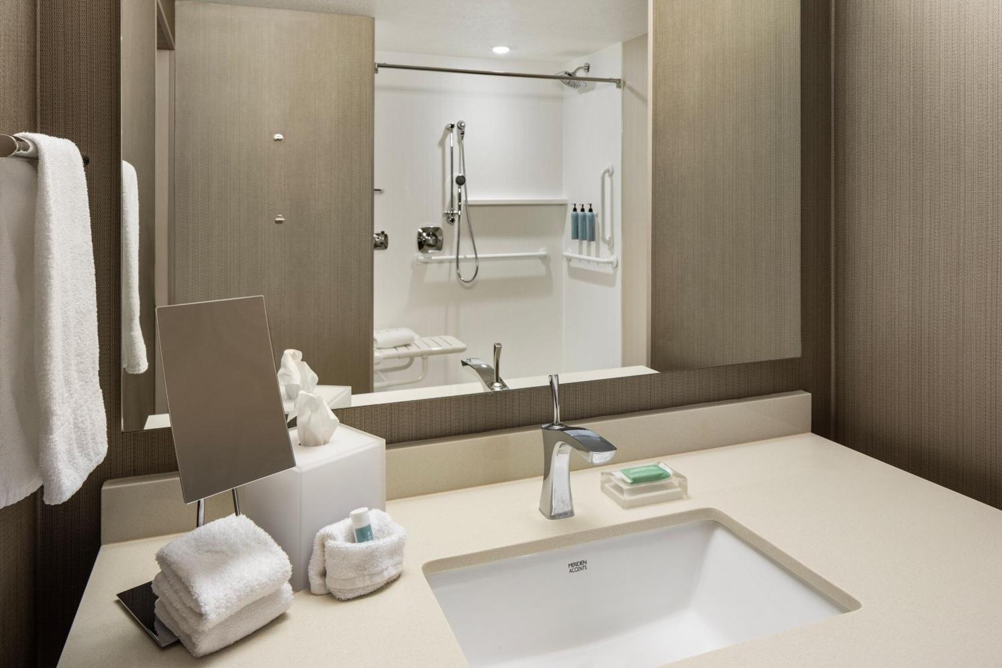סנט לואיס פארק Courtyard By Marriott Minneapolis West מראה חיצוני תמונה